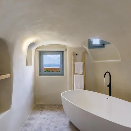 Villa Annouso With Hot Tub By Caldera Oia