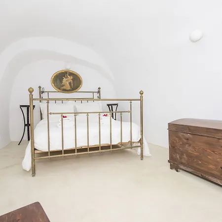 Villa Annouso With Hot Tub By Caldera Oia