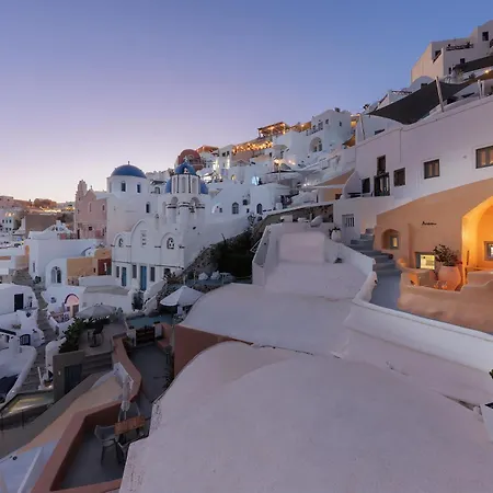 Annouso With Hot Tub By Caldera Oia (Santorini)