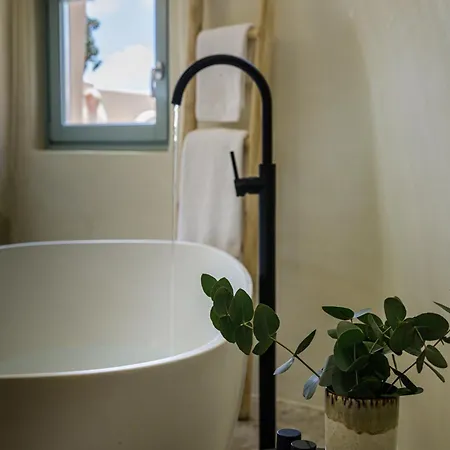 Villa Annouso With Hot Tub By Caldera *