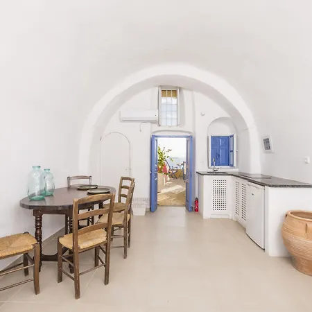 Villa Annouso With Hot Tub By Caldera *