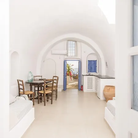 Villa Annouso With Hot Tub By Caldera Oia