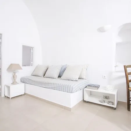 Villa Annouso With Hot Tub By Caldera Ía