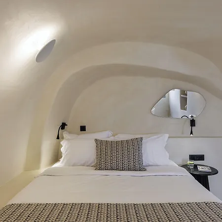 Annouso With Hot Tub By Caldera