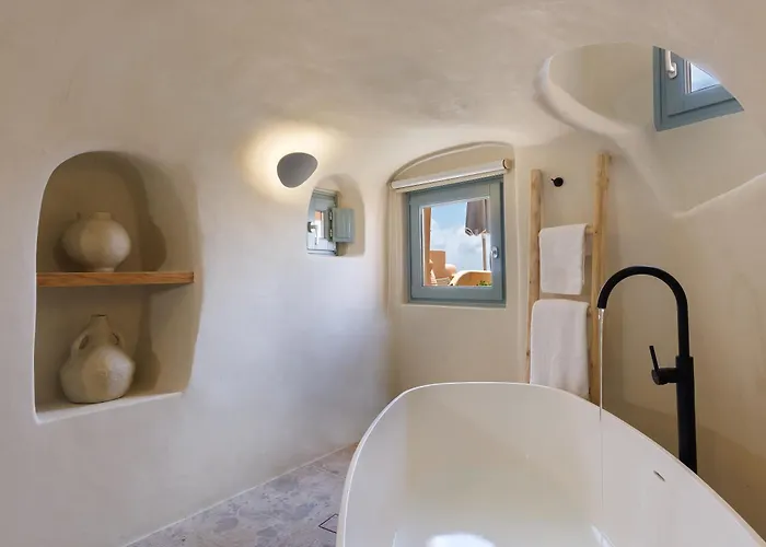 Villa Annouso With Hot Tub By Caldera Oia