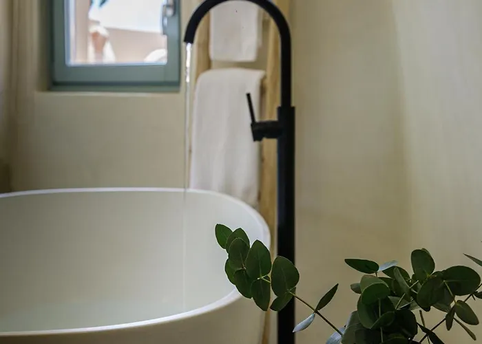 Villa Annouso With Hot Tub By Caldera *