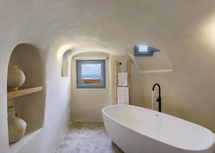 Villa Annouso With Hot Tub By Caldera Oia