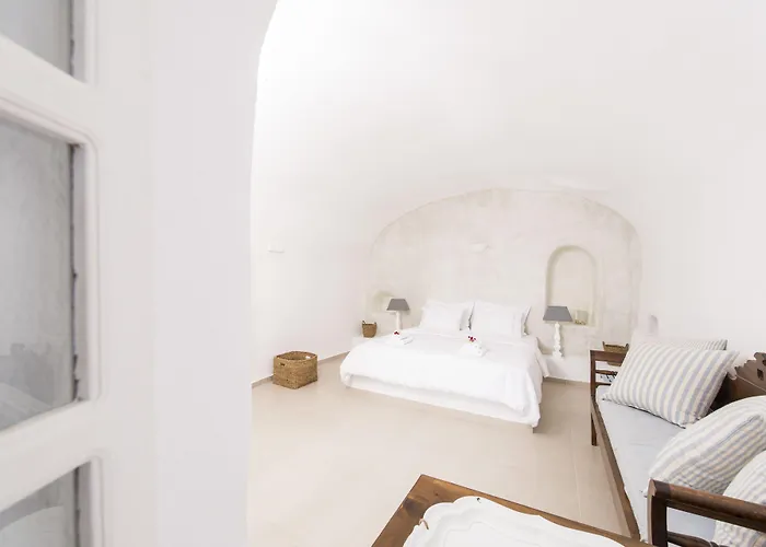 Villa Annouso With Hot Tub By Caldera Oia