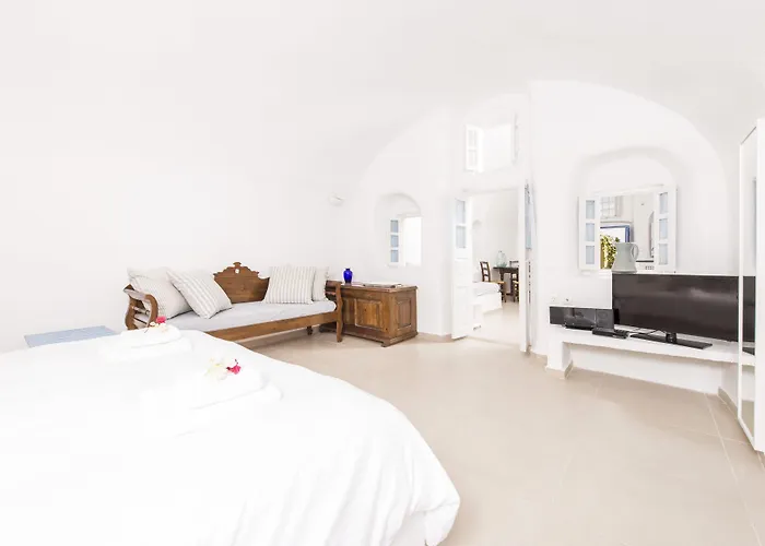 Annouso With Hot Tub By Caldera Oia