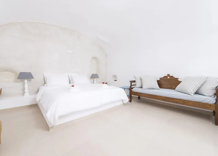 Villa Annouso With Hot Tub By Caldera Oia