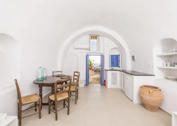 Villa Annouso With Hot Tub By Caldera *