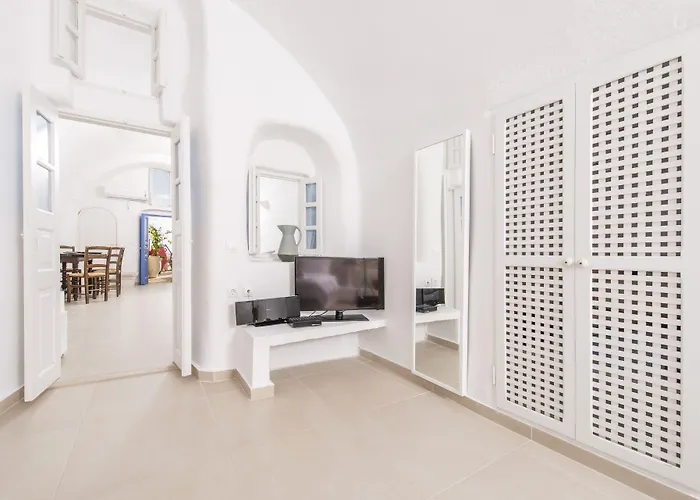 Annouso With Hot Tub By Caldera