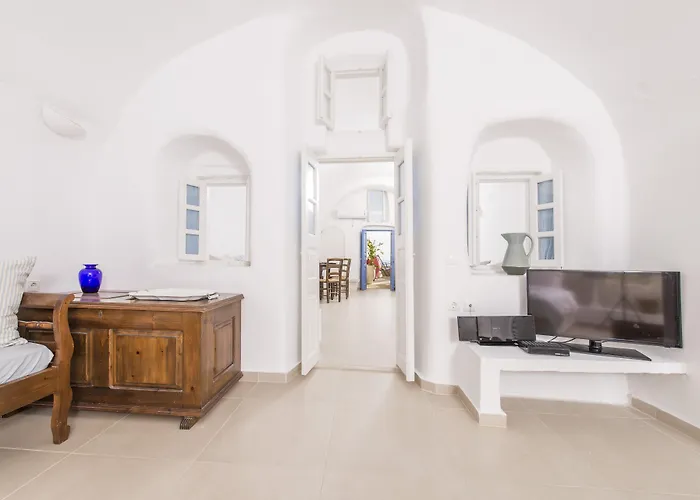 Annouso With Hot Tub By Caldera 이아