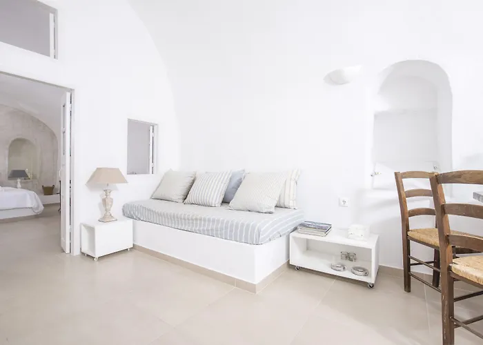 Villa Annouso With Hot Tub By Caldera Oia