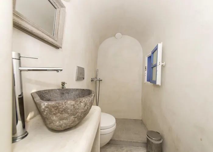 Annouso With Hot Tub By Caldera Villa Oia