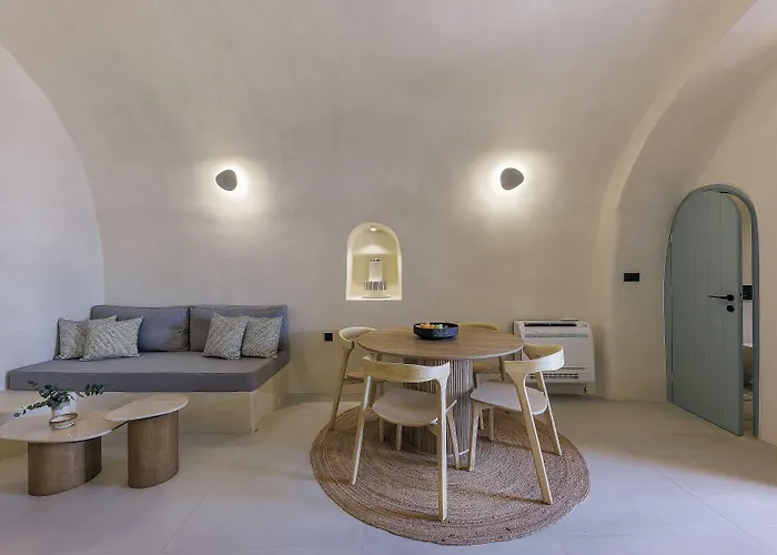 Villa Annouso With Hot Tub By Caldera Oia