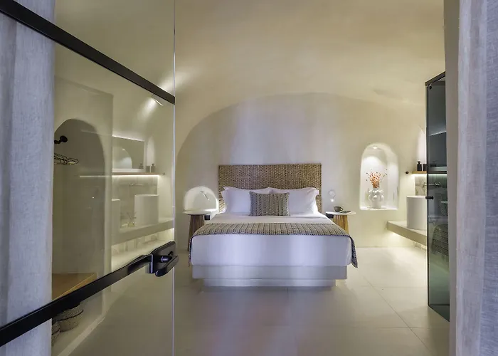 Annouso With Hot Tub By Caldera