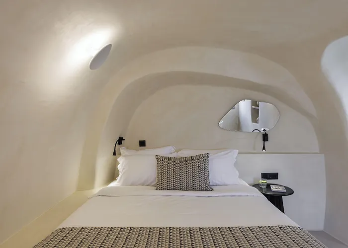 Annouso With Hot Tub By Caldera