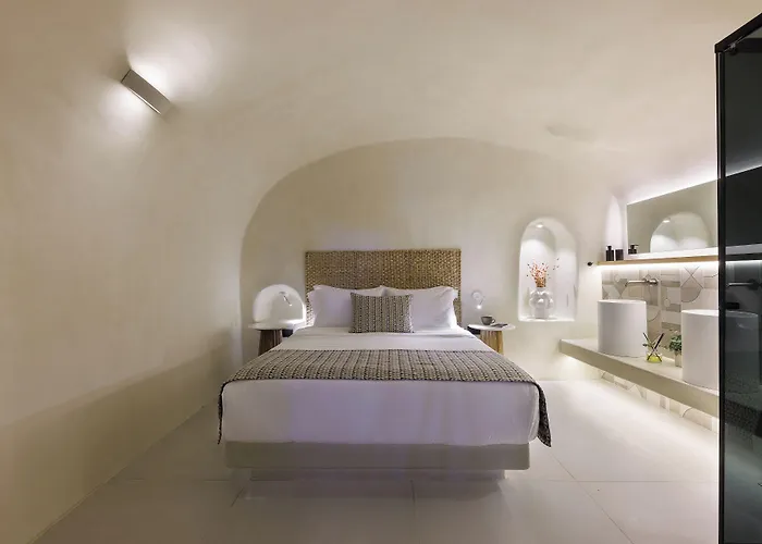 Villa Annouso With Hot Tub By Caldera *