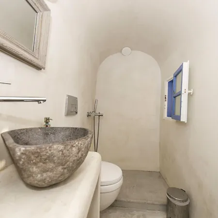 Annouso With Hot Tub By Caldera Vila Oia