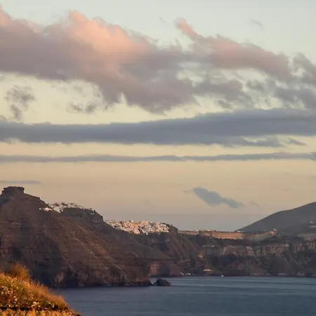 Annouso With Hot Tub By Caldera Vila Oia