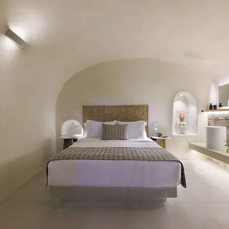 Villa Annouso With Hot Tub By Caldera *