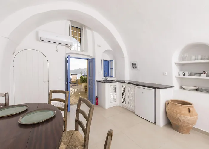 Vila Annouso With Hot Tub By Caldera Oia